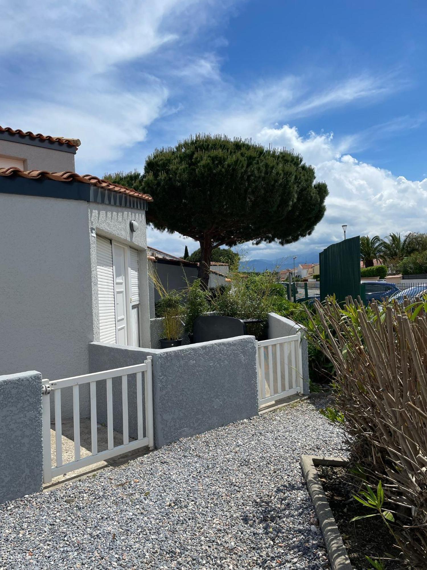 Villa 2 Etoiles Proche Plage Et Commerces Saint-Cyprien  Room photo
